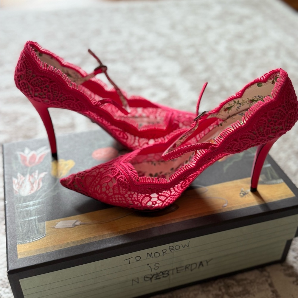 Gucci Pink Lace Pumps